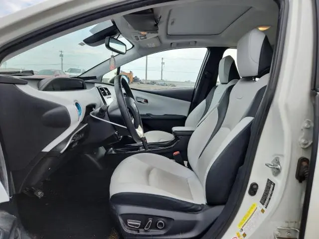 2016 TOYOTA PRIUS   