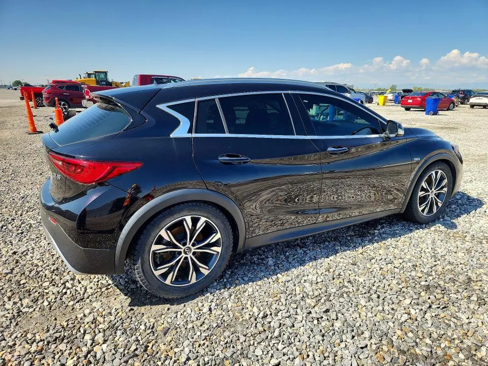 2018 INFINITI QX30 LUXURY  