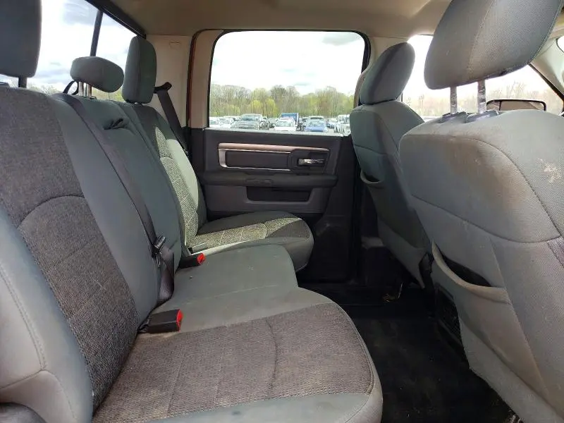 2017 RAM 1500 SLT  