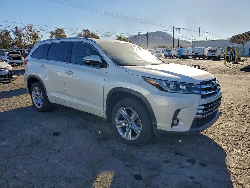 2017 TOYOTA HIGHLANDER LIMITED  