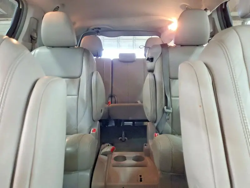 2015 TOYOTA SIENNA XLE 8-PASSENGER  