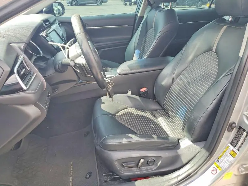 2018 TOYOTA CAMRY SE  