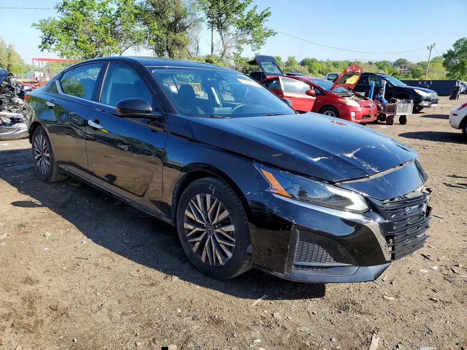 2023 NISSAN ALTIMA SV  