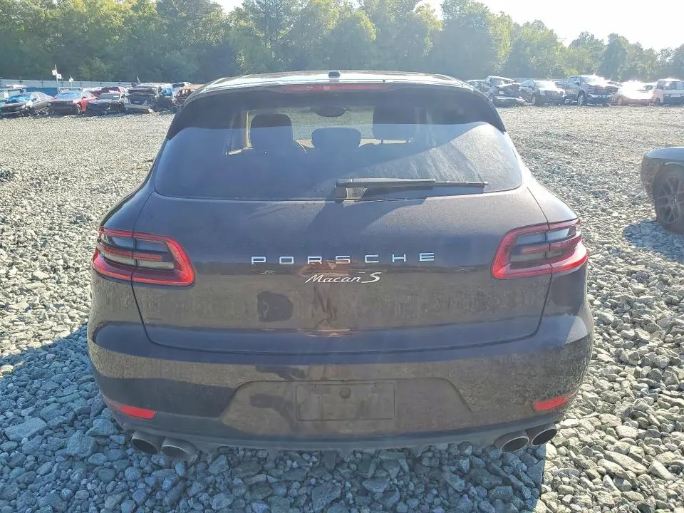 2016 PORSCHE MACAN S  