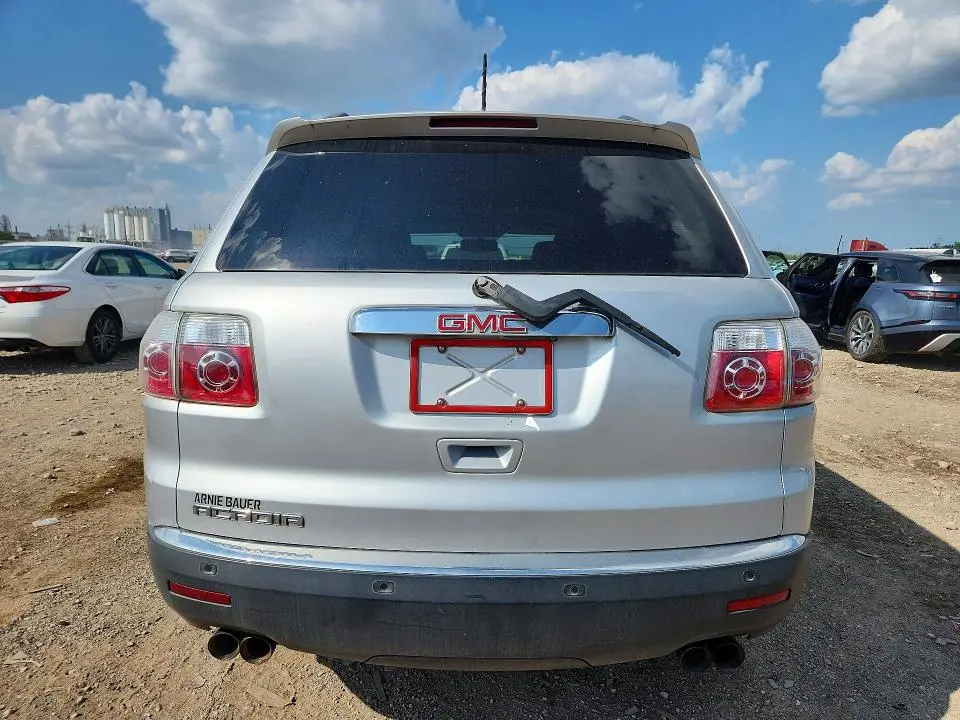 2011 GMC ACADIA SLE  