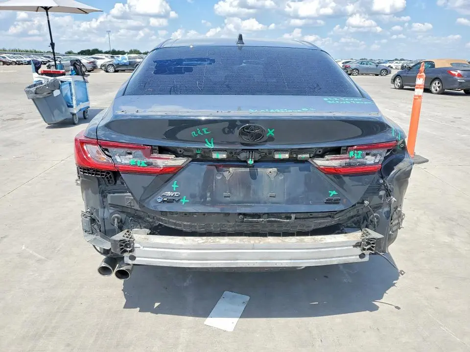 2025 TOYOTA CAMRY SE  