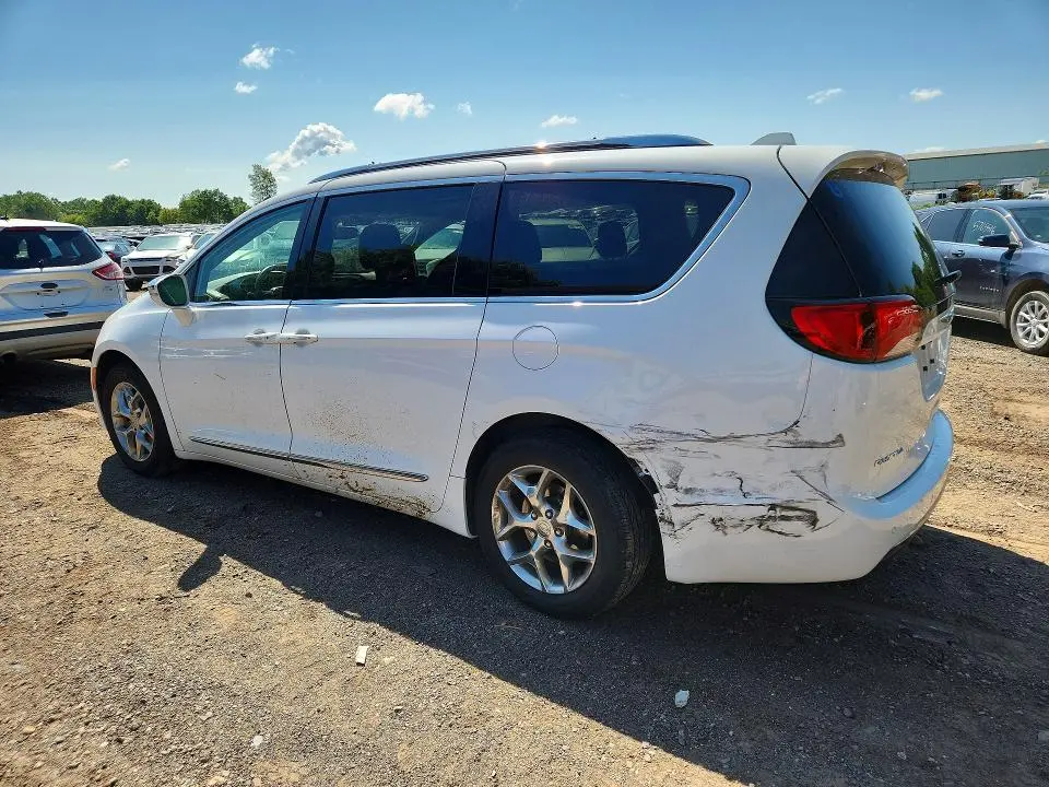 2019 CHRYSLER PACIFICA LIMITED  