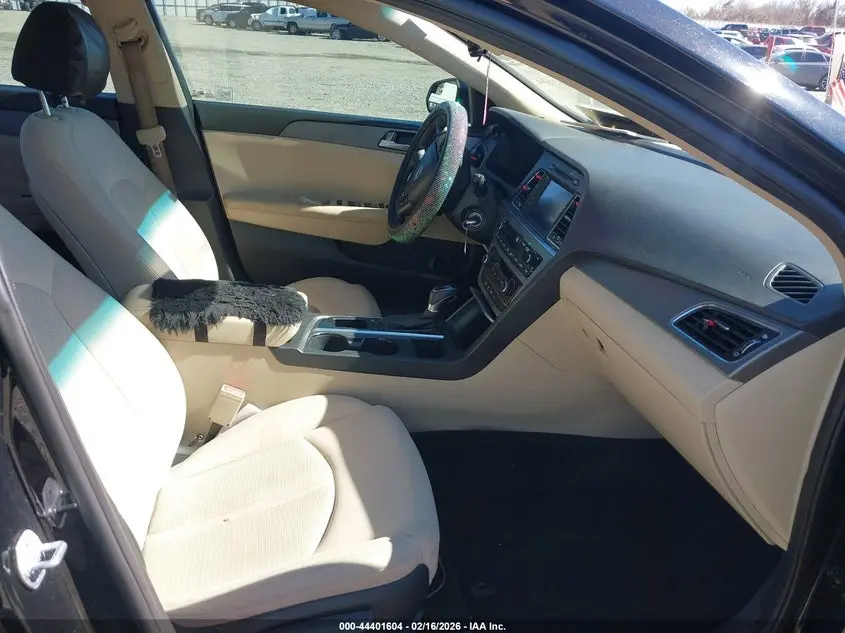 2017 HYUNDAI SONATA SE