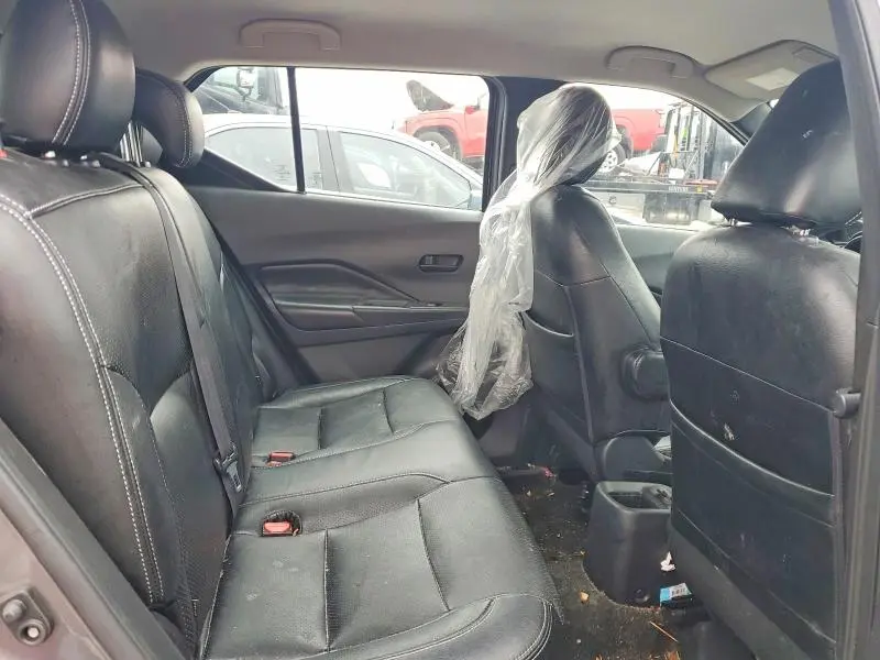 2019 NISSAN KICKS S  