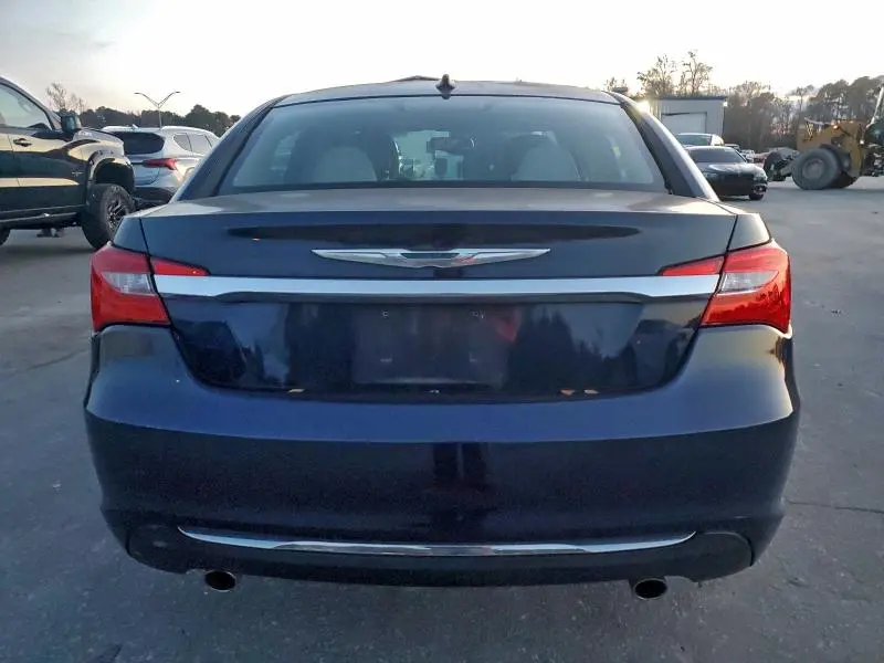 2013 CHRYSLER 200 LX  