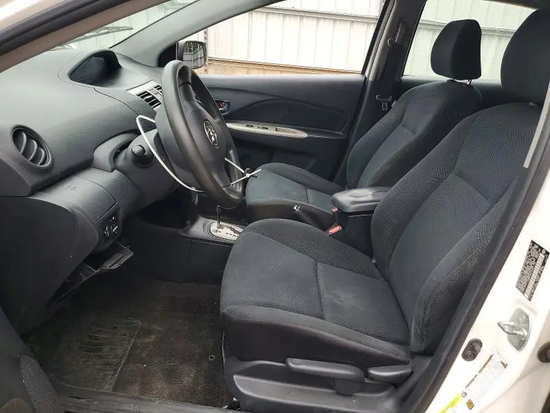 2010 TOYOTA YARIS BASE  