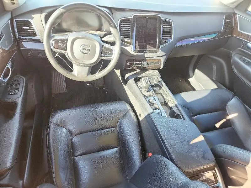2016 VOLVO XC90 T6  