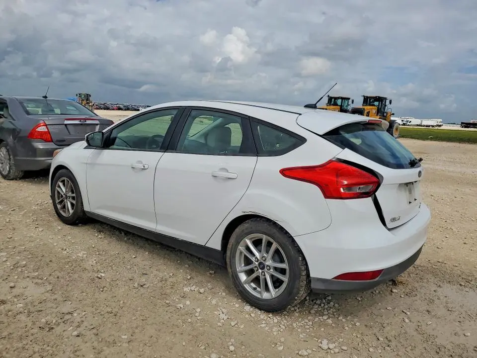 2015 FORD FOCUS SE  