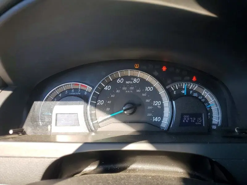 2014 TOYOTA CAMRY SE  