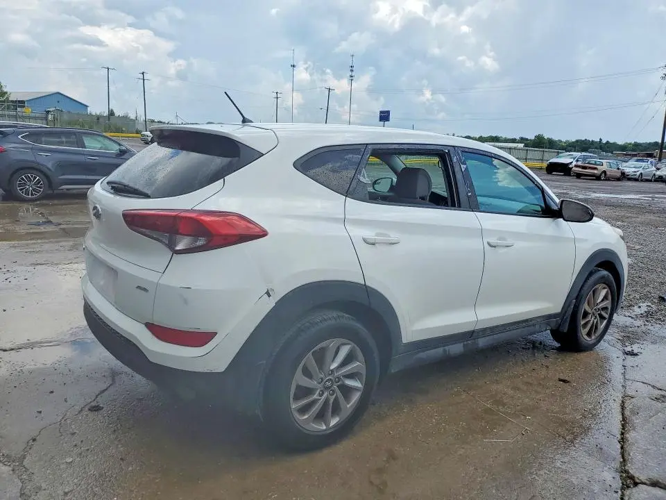 2018 HYUNDAI TUCSON SE  