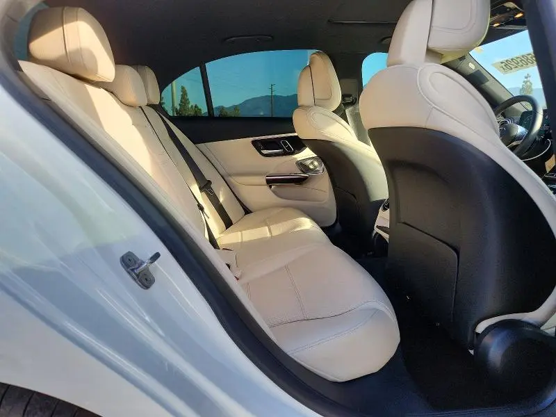 2025 MERCEDES-BENZ C 300  