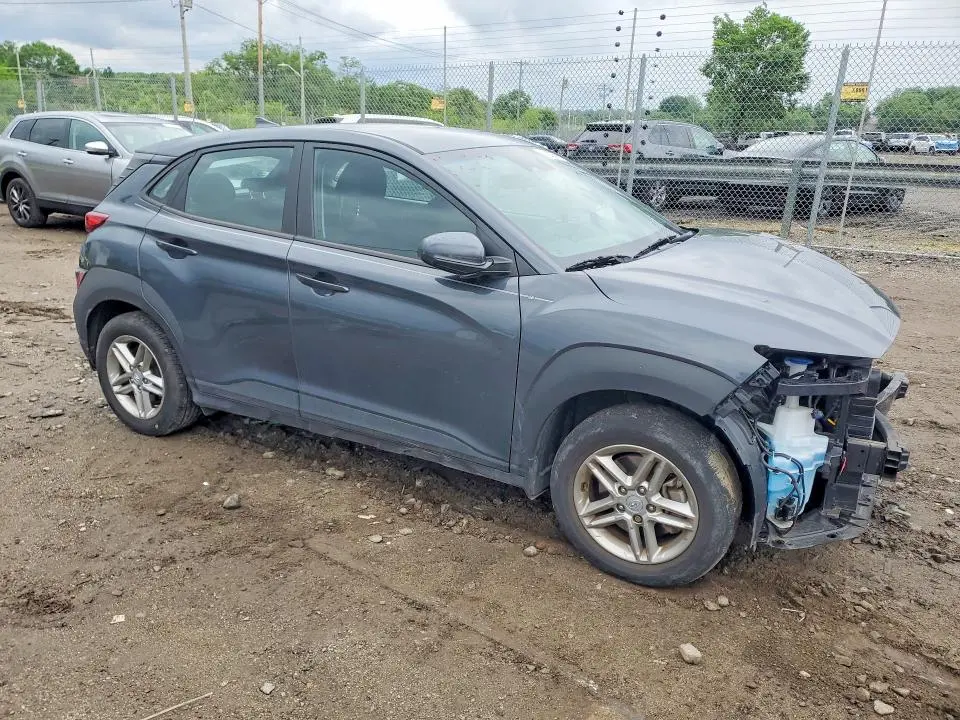 2022 HYUNDAI KONA SE  