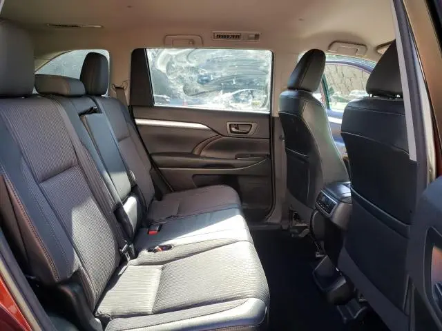 2014 TOYOTA HIGHLANDER LE  