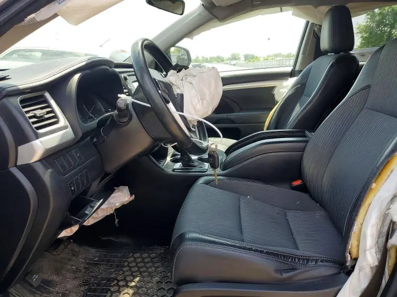 2015 TOYOTA HIGHLANDER LE  