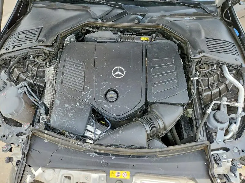 2025 MERCEDES-BENZ C 300  