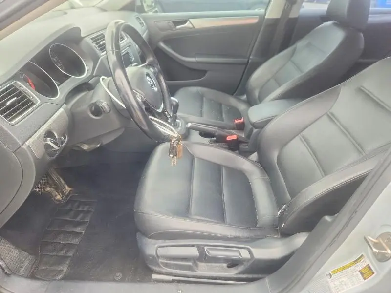 2017 VOLKSWAGEN JETTA SE  