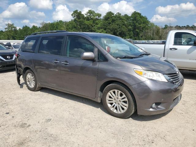 2013 TOYOTA SIENNA XLE