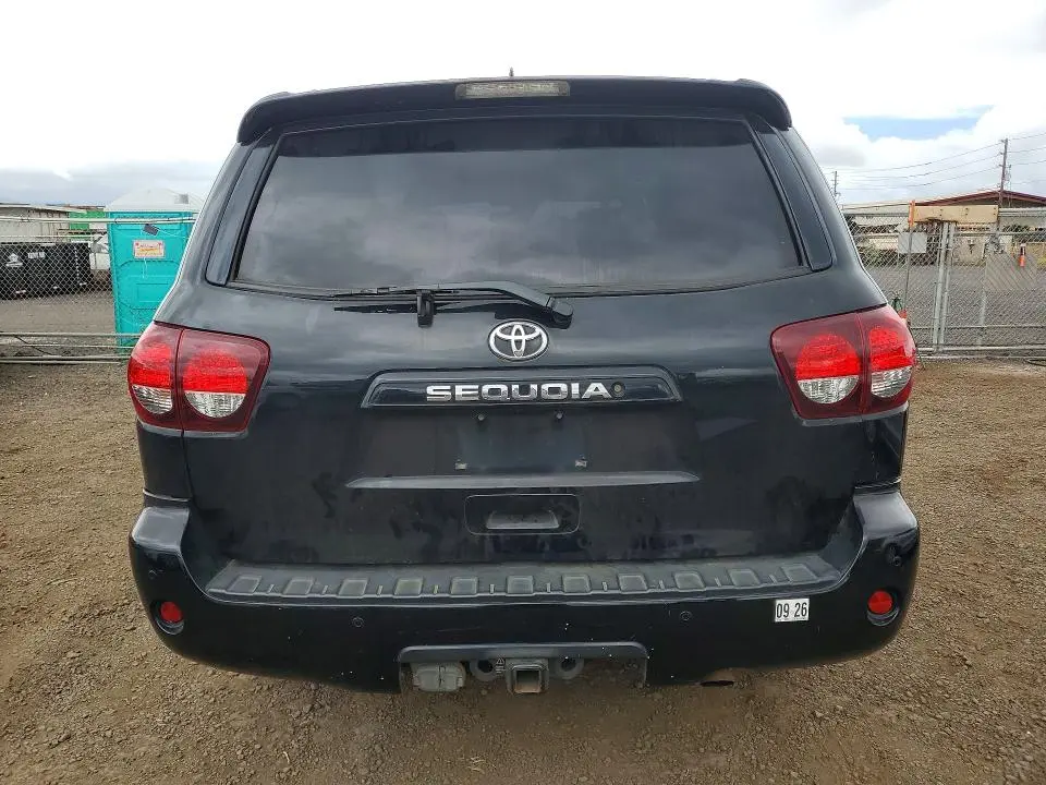 2018 TOYOTA SEQUOIA SR5  
