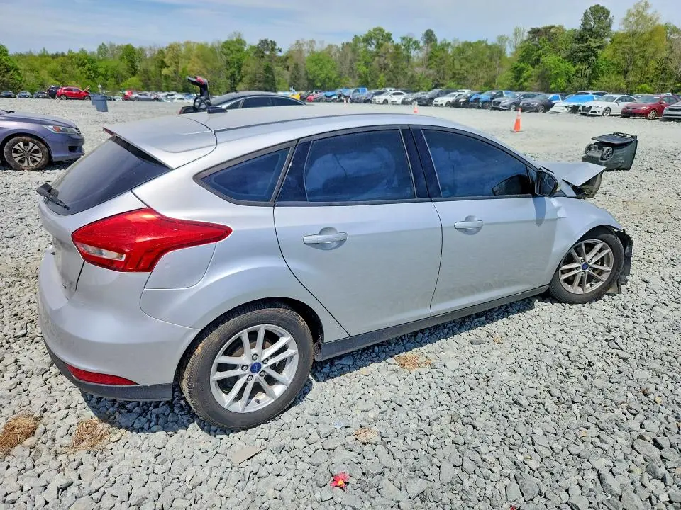 2017 FORD FOCUS SE  