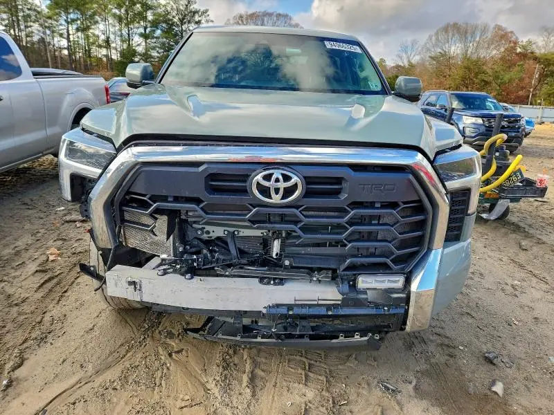 2024 TOYOTA TUNDRA CREWMAX SR  