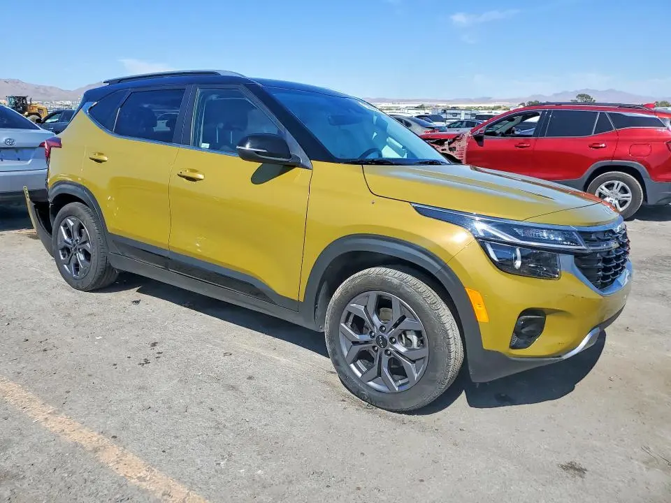 2024 KIA SELTOS S  