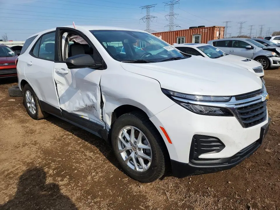 2022 CHEVROLET EQUINOX LS  