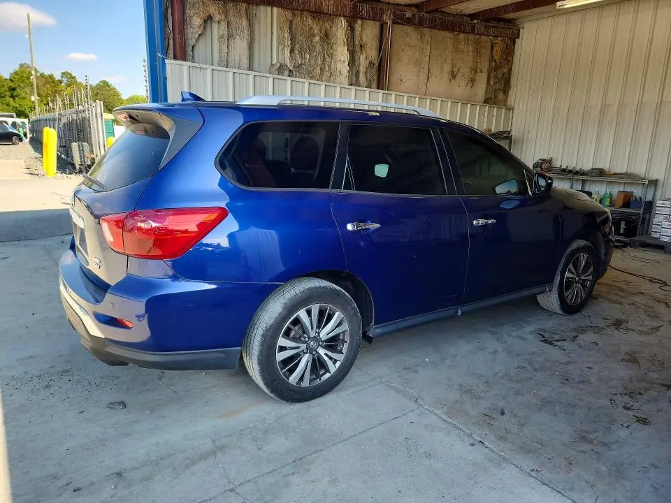 2019 NISSAN PATHFINDER SV  