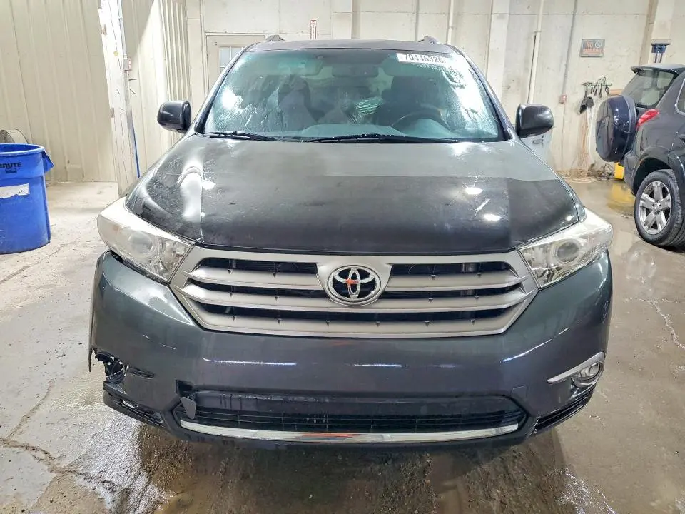 2011 TOYOTA HIGHLANDER LIMITED  