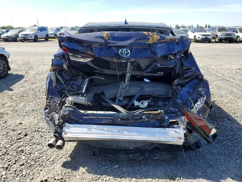 2021 TOYOTA CAMRY SE  