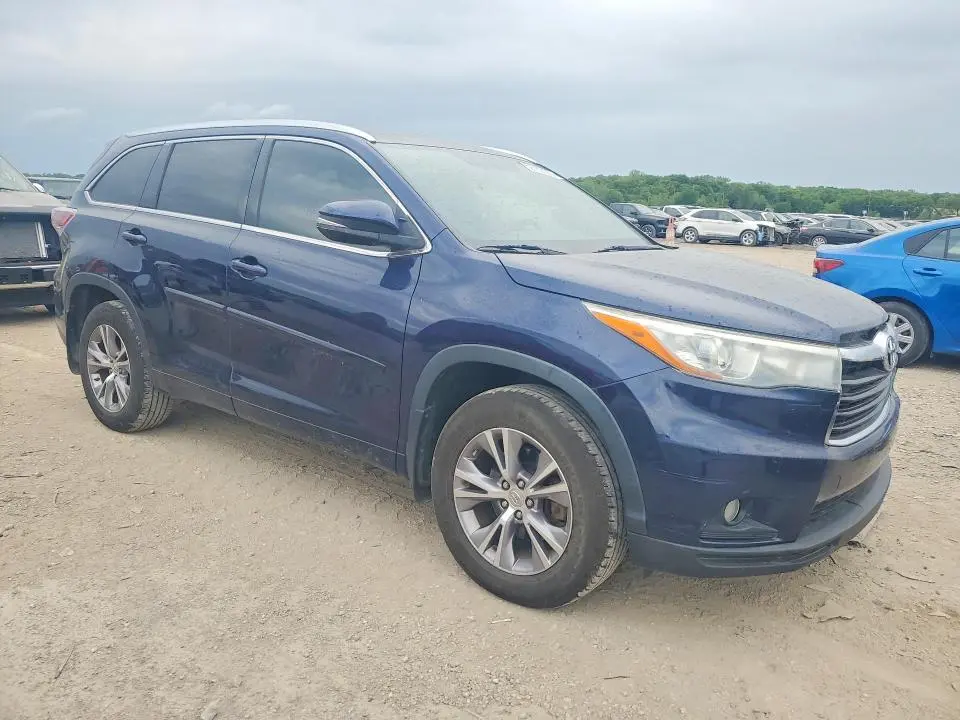 2015 TOYOTA HIGHLANDER XLE  