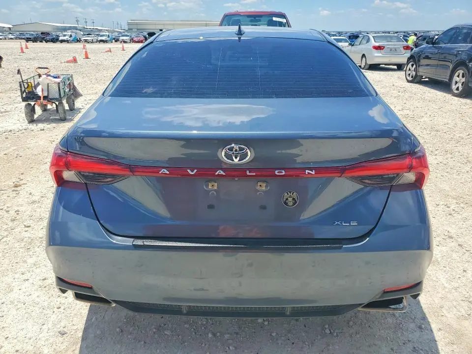 2020 TOYOTA AVALON XLE  