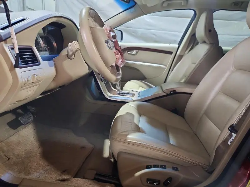 2011 VOLVO XC70 3.2  