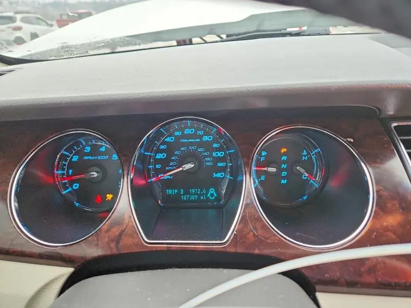 2010 FORD TAURUS SEL  