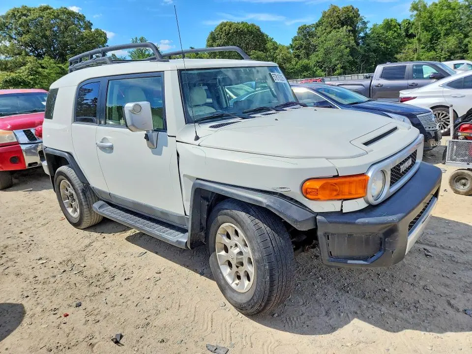 2013 TOYOTA FJ CRUISER BASE  