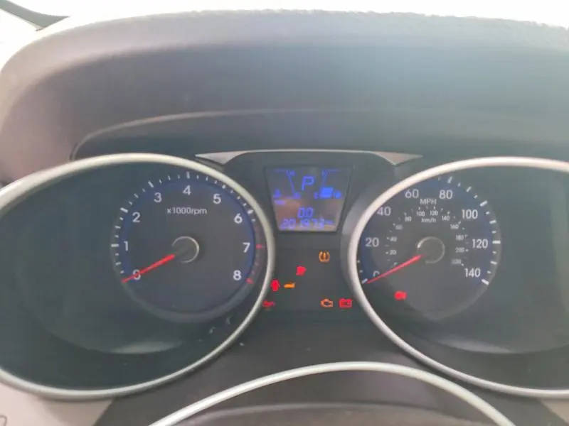 2014 HYUNDAI TUCSON SE  