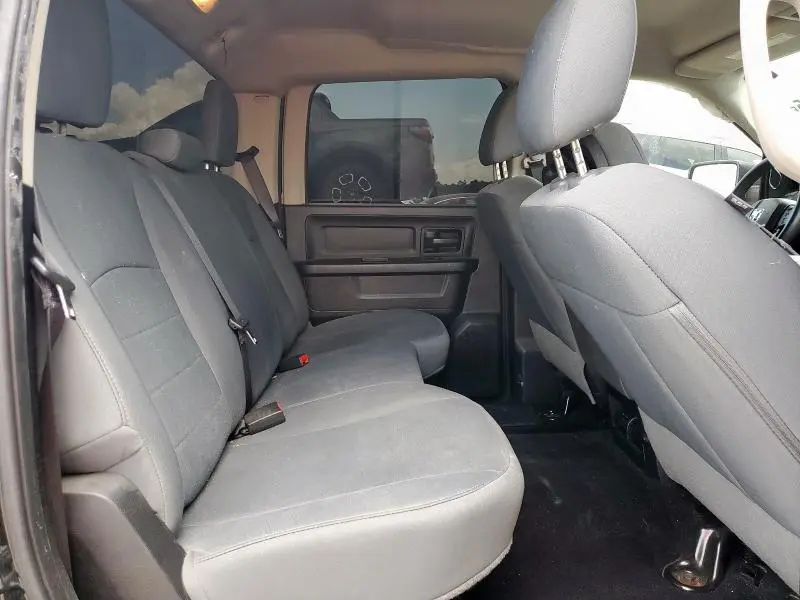 2015 RAM 1500 ST  