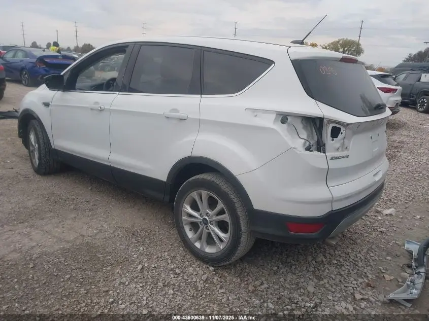 2017 FORD ESCAPE SE