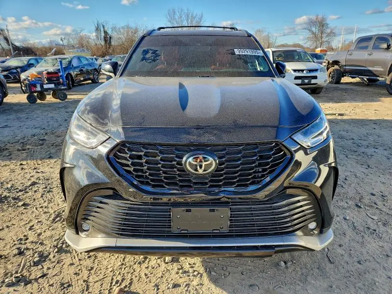 2021 TOYOTA HIGHLANDER XSE  