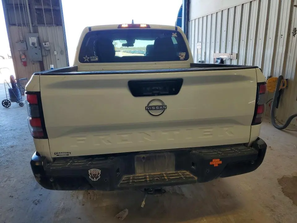 2022 NISSAN FRONTIER S  