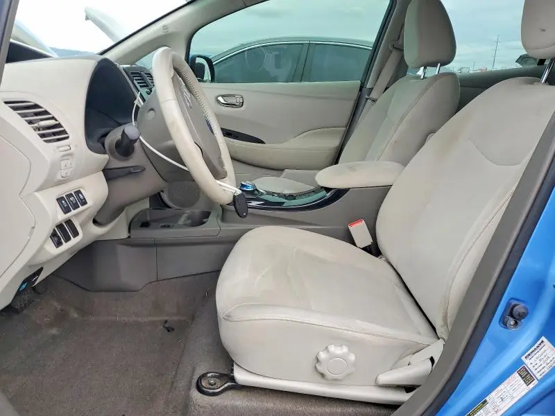 2012 NISSAN LEAF SV  