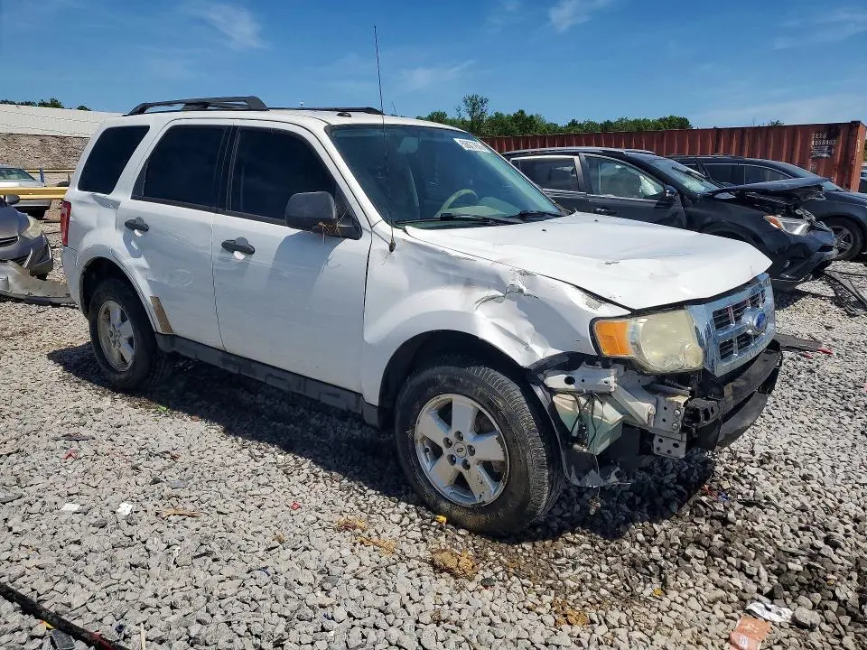 2011 FORD ESCAPE XLT  