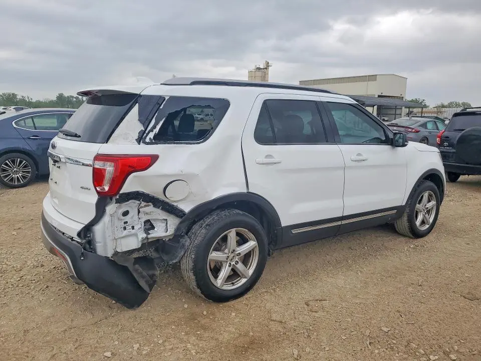 2017 FORD EXPLORER XLT  