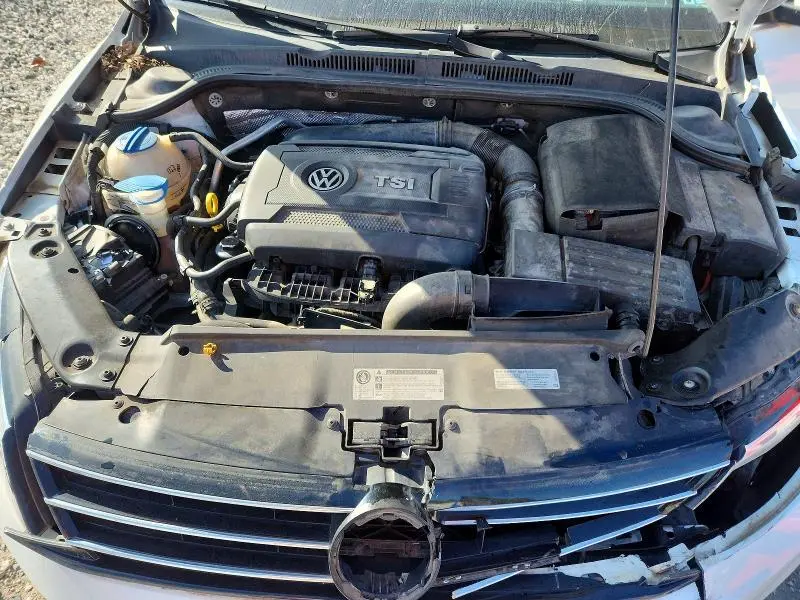 2015 VOLKSWAGEN JETTA SE  
