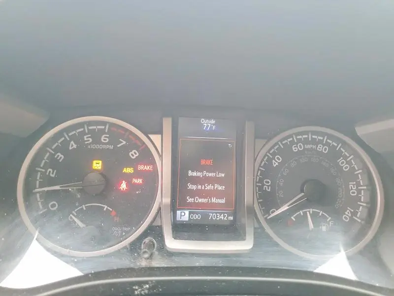 2021 TOYOTA TACOMA SR5 V6  