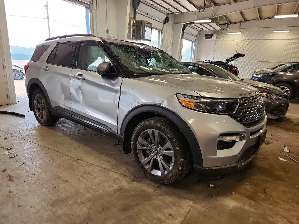 2021 FORD EXPLORER XLT  